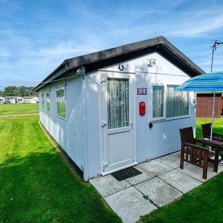 Two Hoots Chalet Villa Mundesley Exterior photo