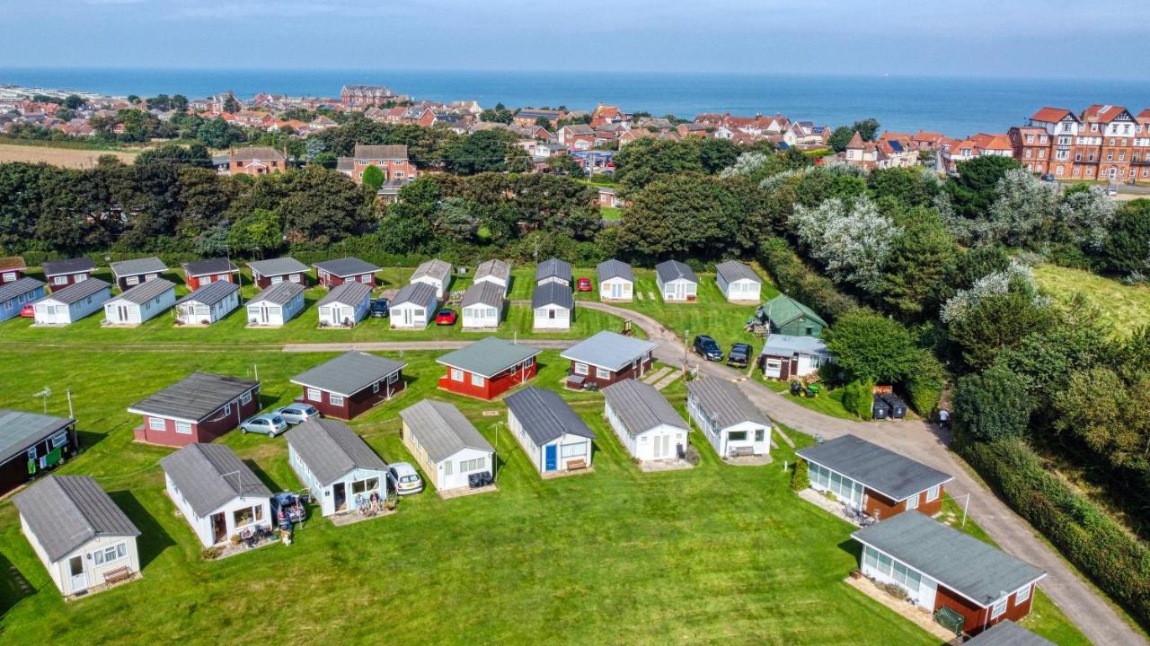 Two Hoots Chalet Villa Mundesley Exterior photo